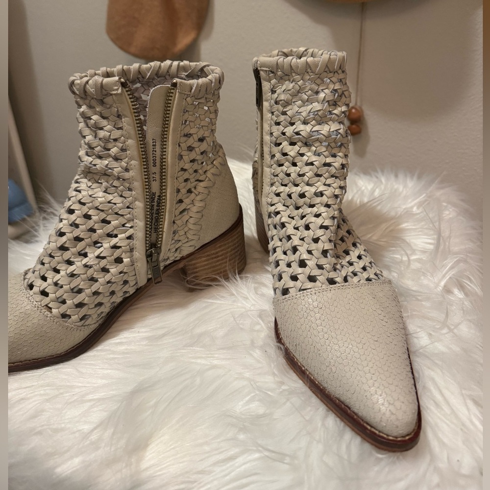 Free People In The Loop Bootie Size 37.5